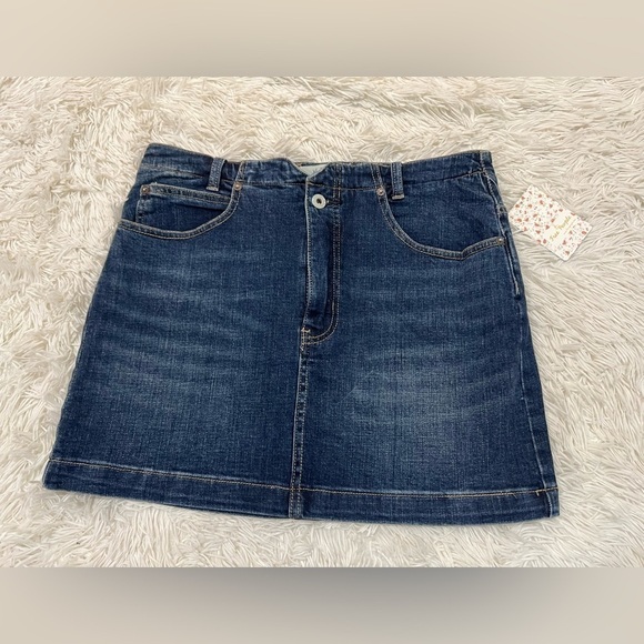 We The Free Worn Rinse Denim Skirt - NWT - Size 30 - Picture 2 of 8